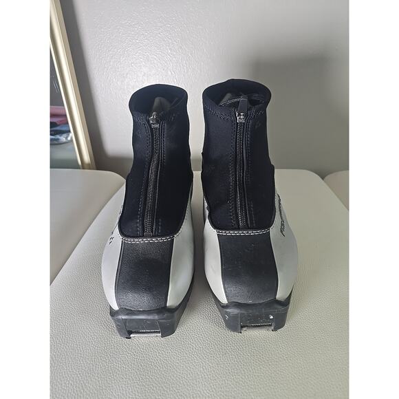 Fischer Nordic Cross Country Ski Boots Size Kids EU37 US 5 Snow Holiday Winter - Picture 8 of 9